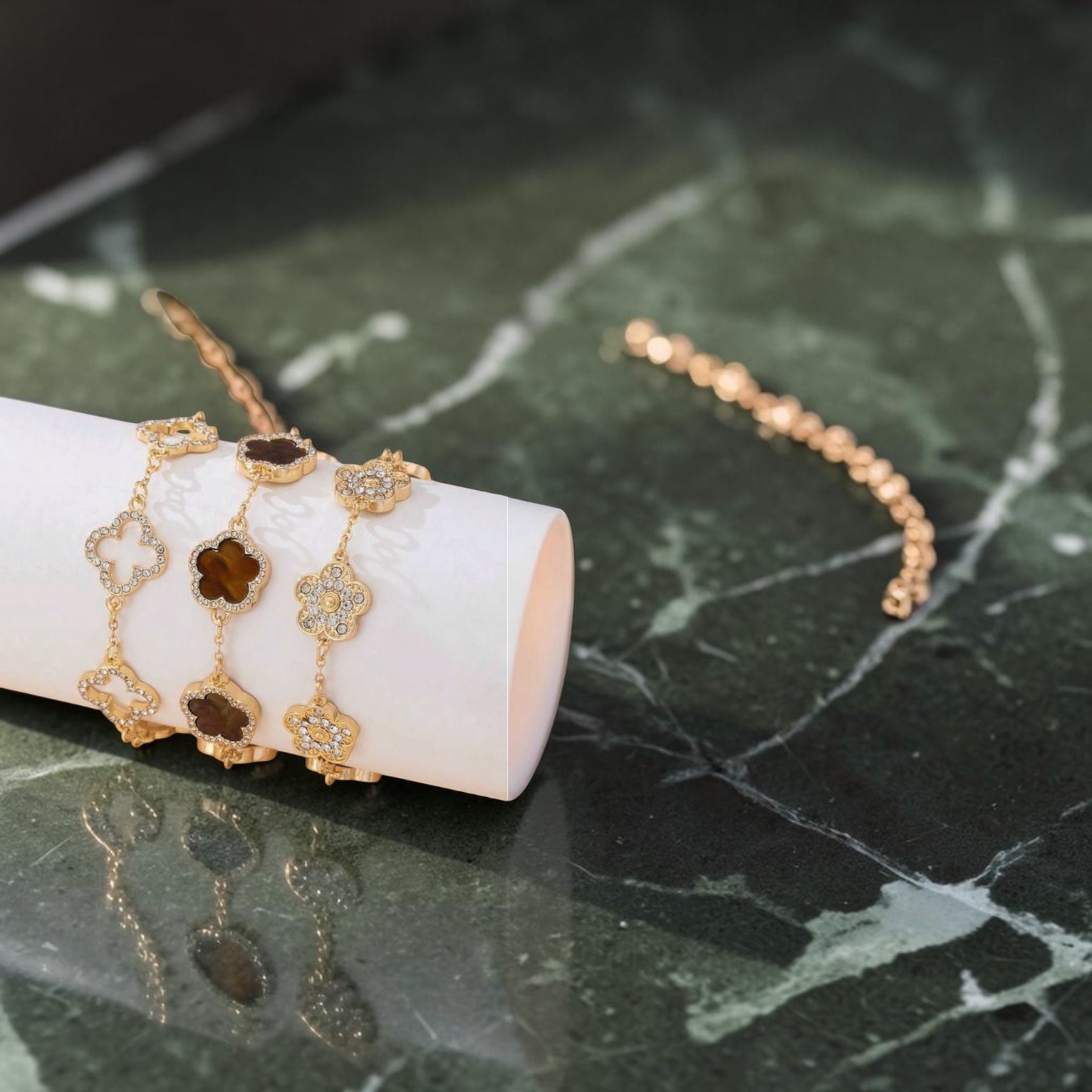 ✨ Luxuriöse Kleeblatt-Armband Kollektion ✨